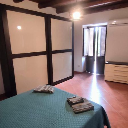 パレルモVicolo Del Vento Casa Ponenteアパートメント エクステリア 写真